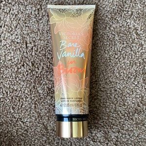 Victoria’s Secret Bane Vanilla in Bloom Lotion